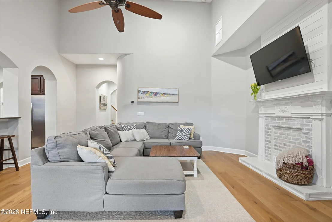 Photo of 218 N SAXXON Road