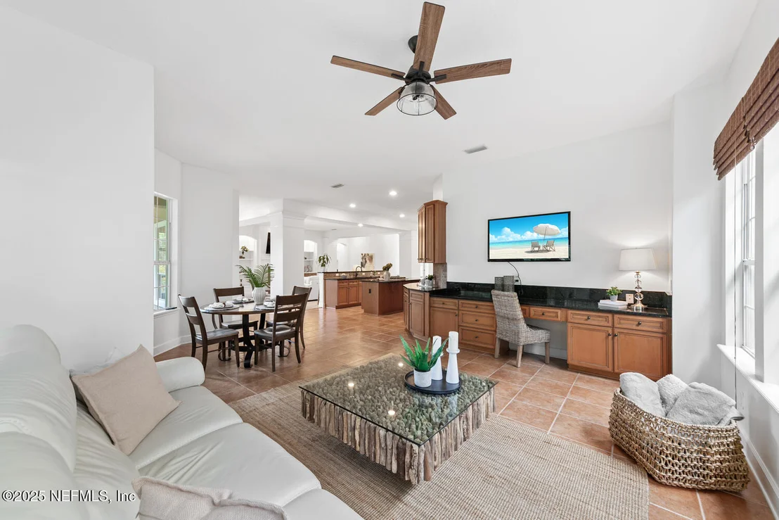 Photo of 148 LA MESA Drive