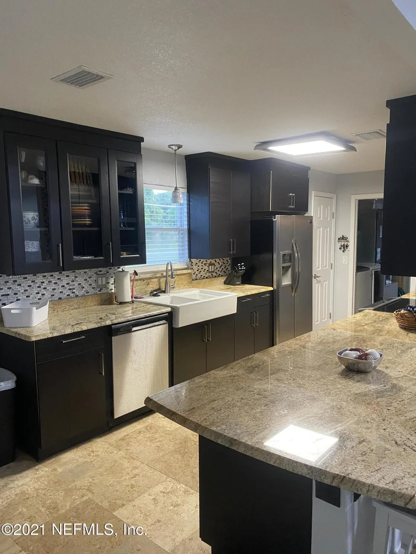 Photo of 205 BLAKELEY Court