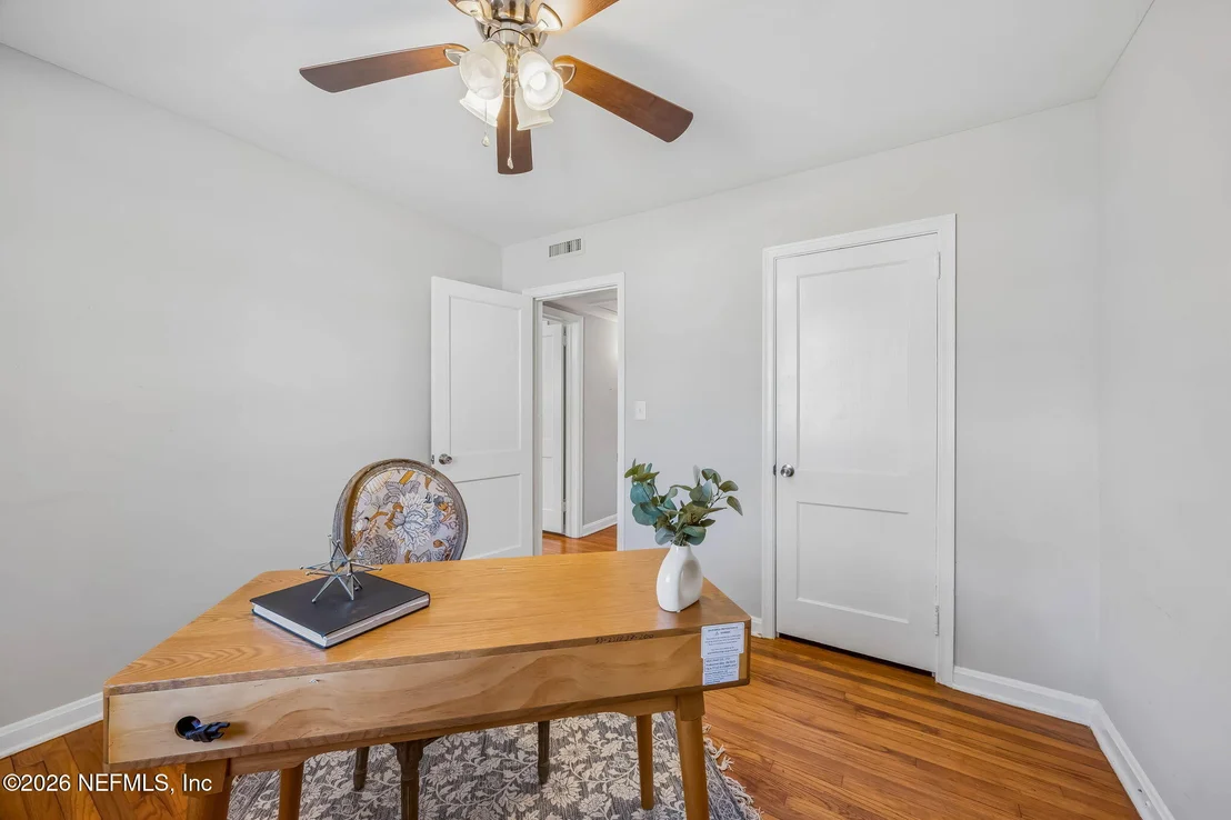 Photo of 4844 ALGONQUIN Avenue