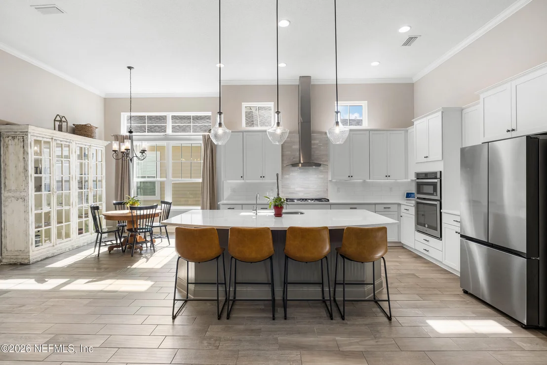 Photo of 447 GLENNEYRE Circle