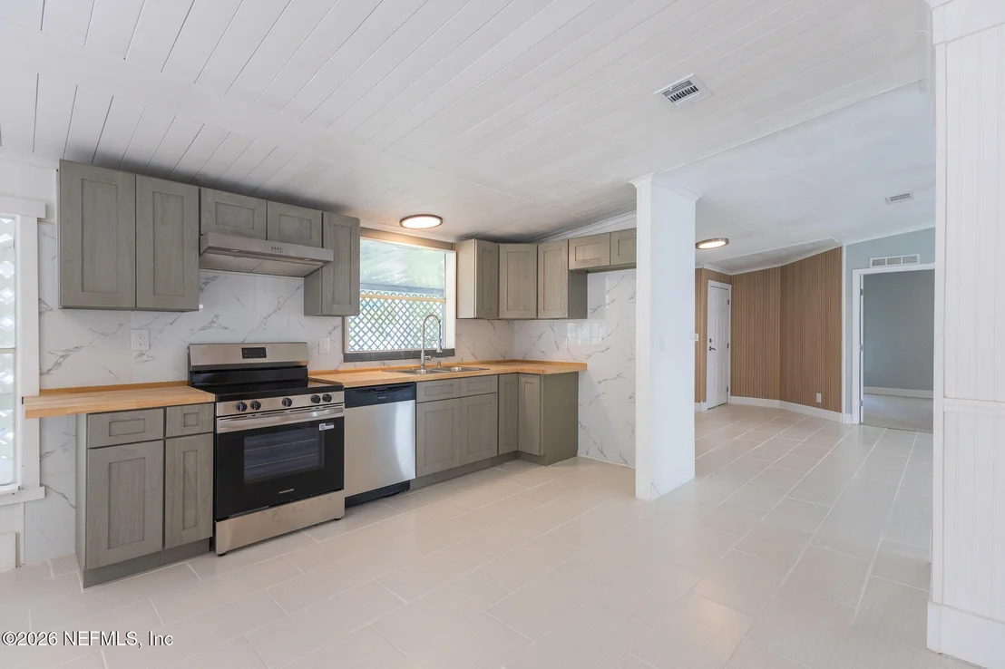 Photo of 140 PINE LAKE Drive