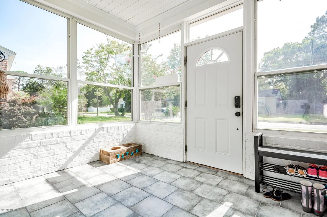 Photo of 2152 REDFERN Road