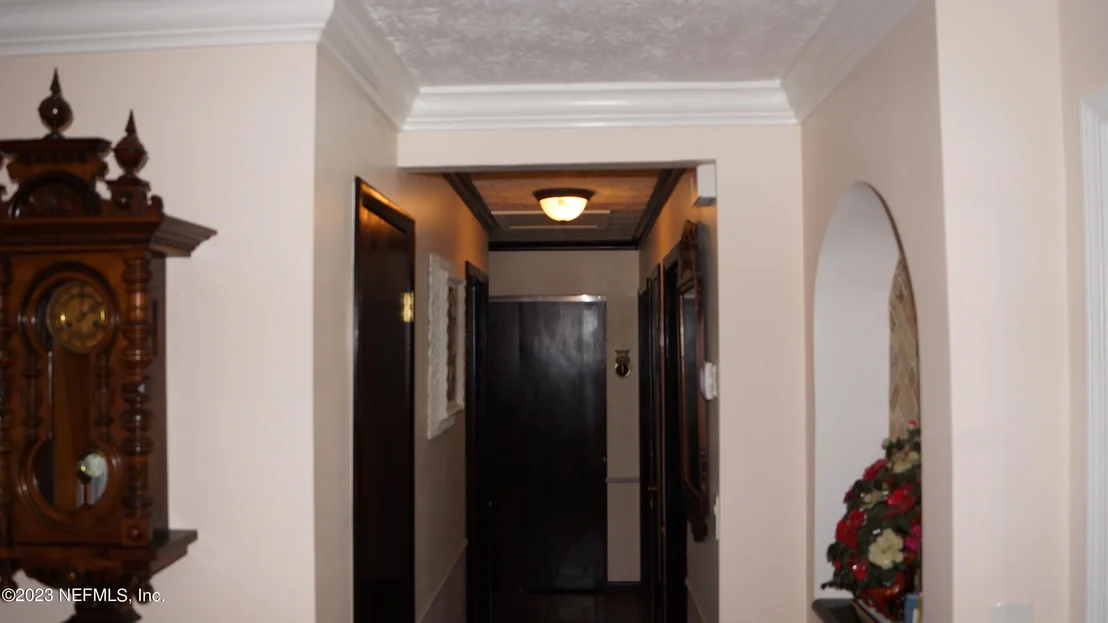Photo of 6113 RAINTREE Road