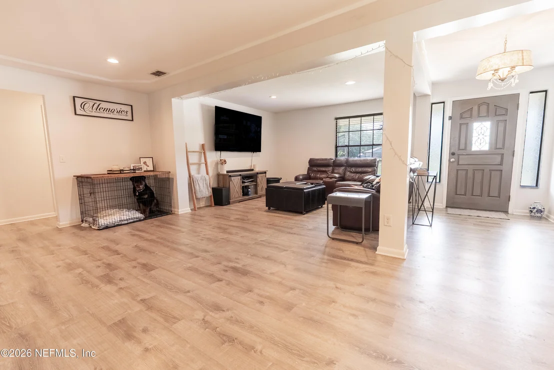 Photo of 1701 JONES Road