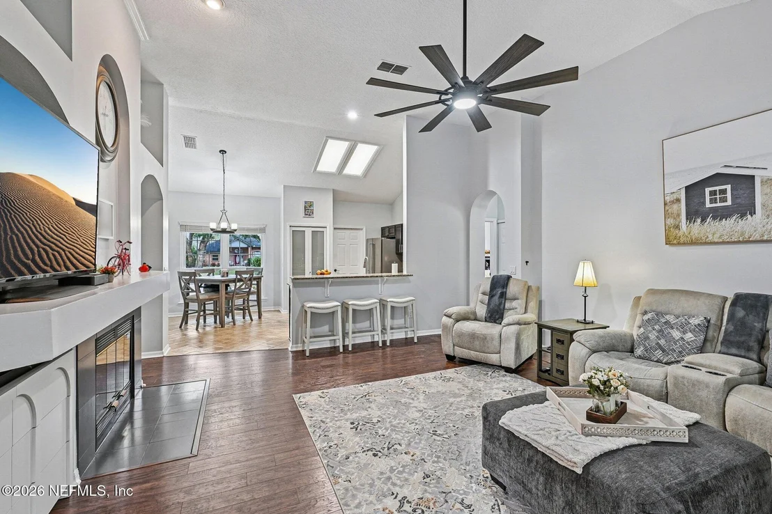 Photo of 404 PIPER Place