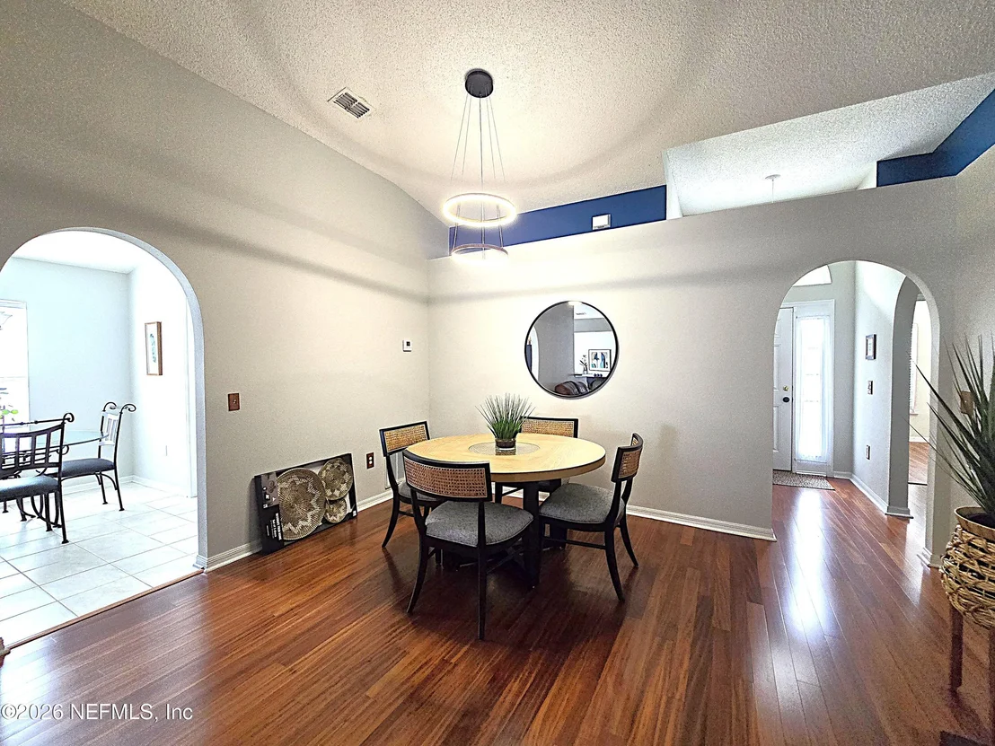 Photo of 11109 PEERLESS Lane