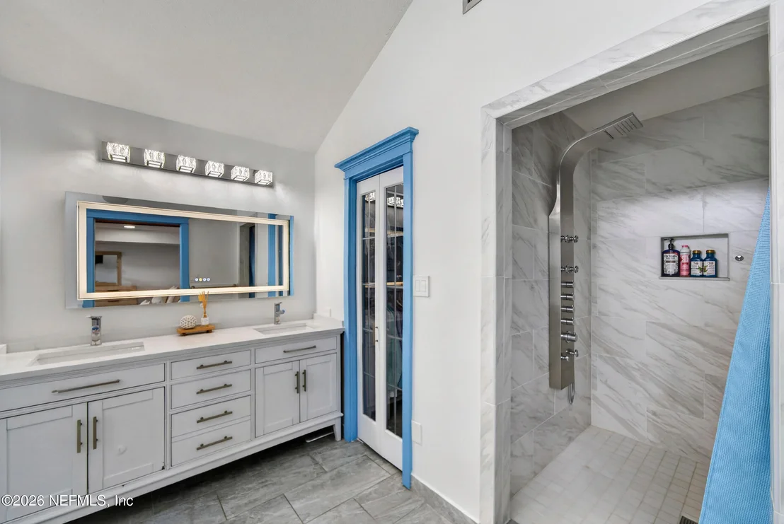 Photo of 13062 MANDARIN Road