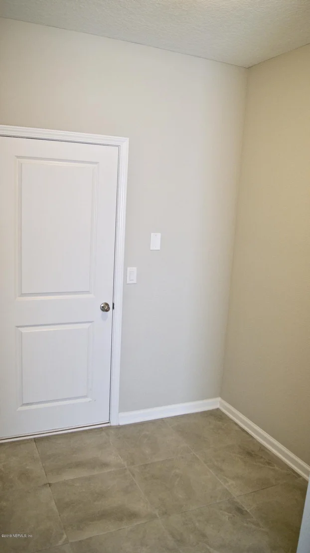 Photo of 297 HUTCHINSON Lane
