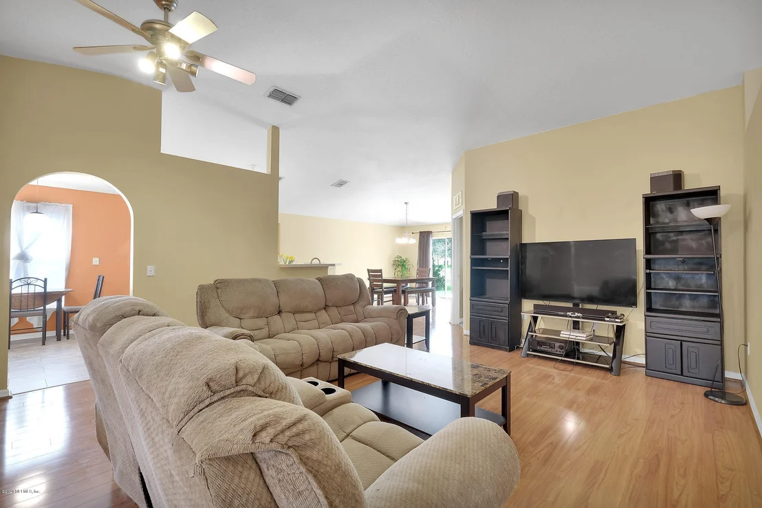 Photo of 196 KING ARTHUR Court