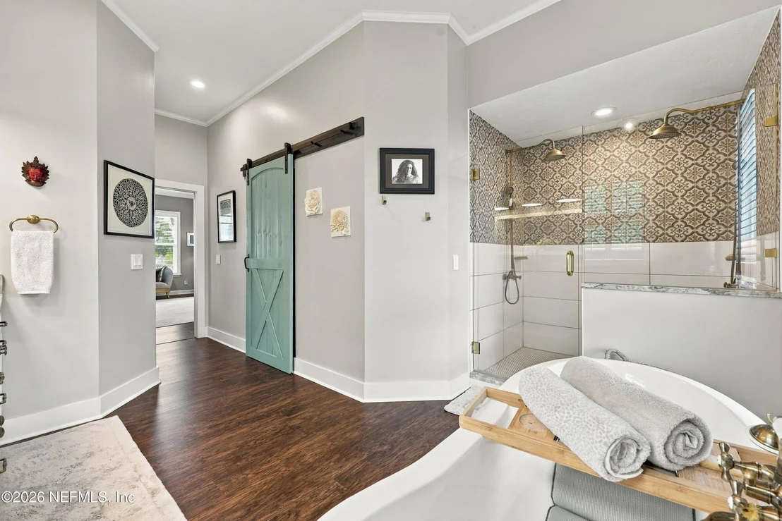 Photo of 500 TURNBERRY Lane