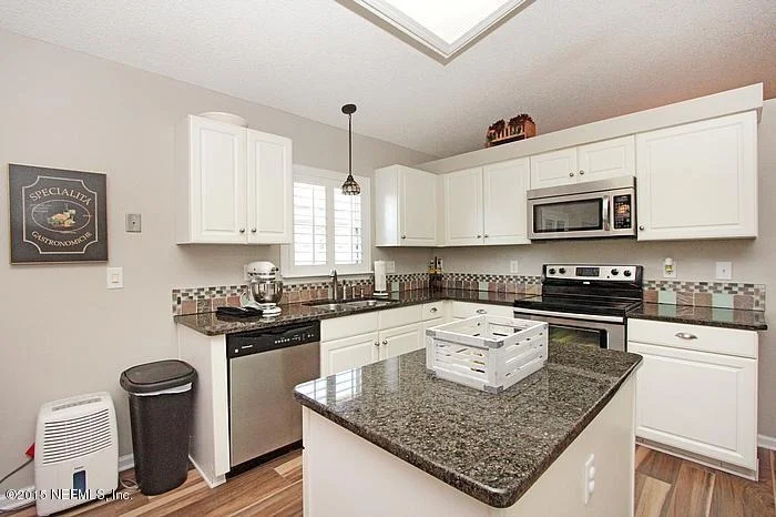 Photo of 928 N LILAC Loop