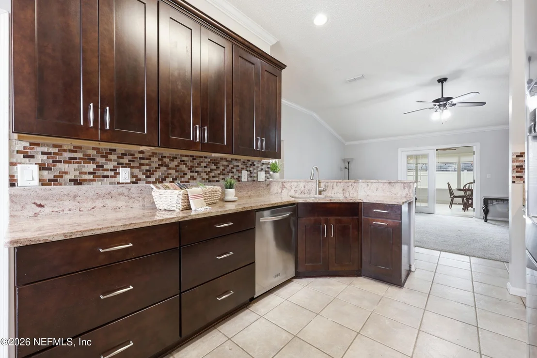 Photo of 2103 FOREST GATE Drive W