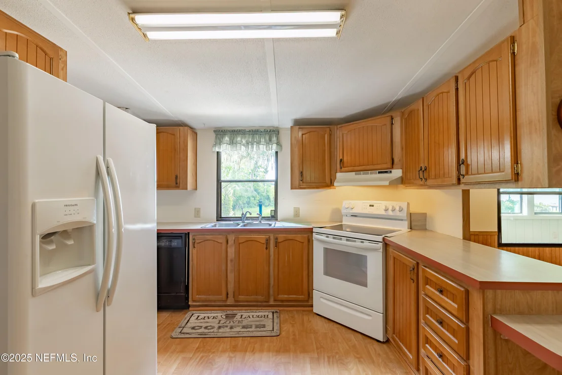 Photo of 101 PINE TREE Lane