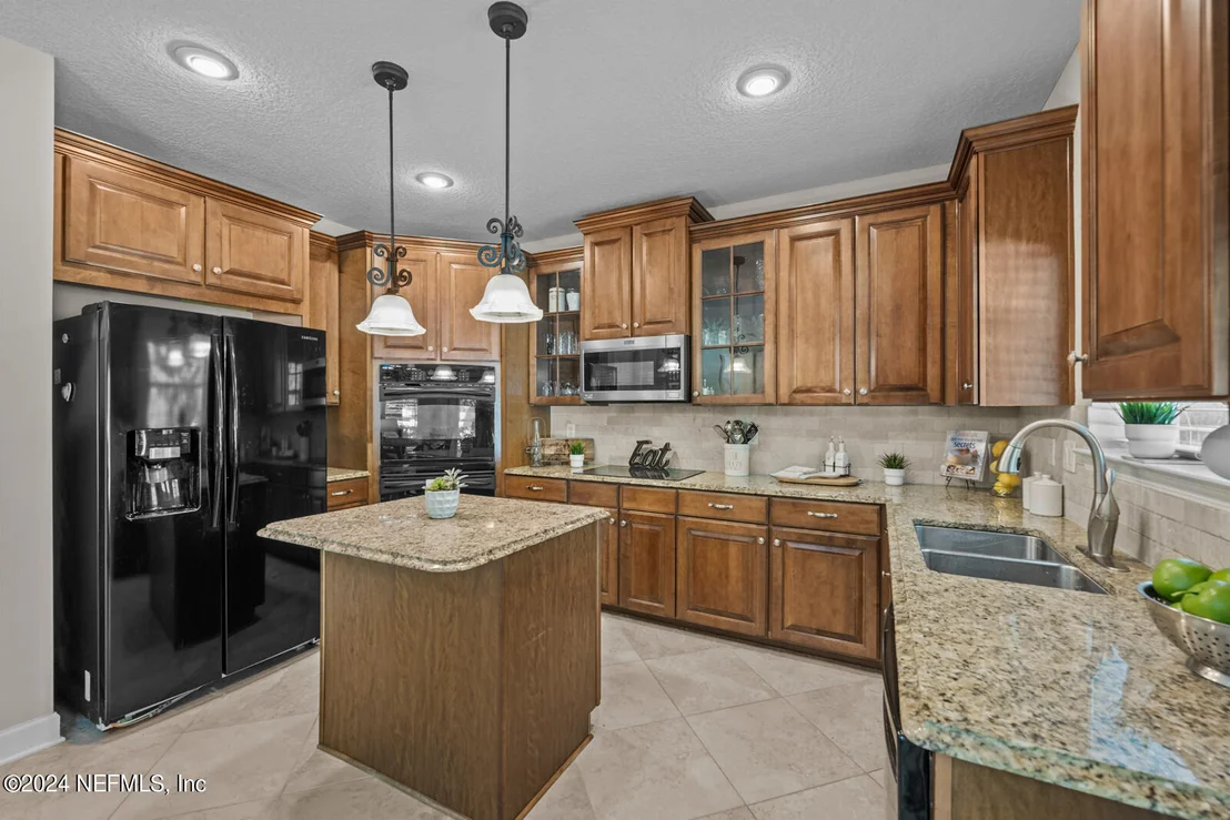 Photo of 712 CANDLEBARK Drive
