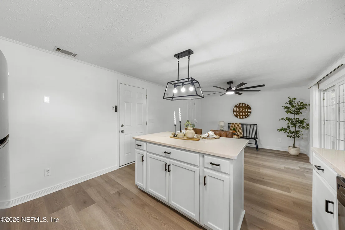 Photo of 1512 MESA Drive