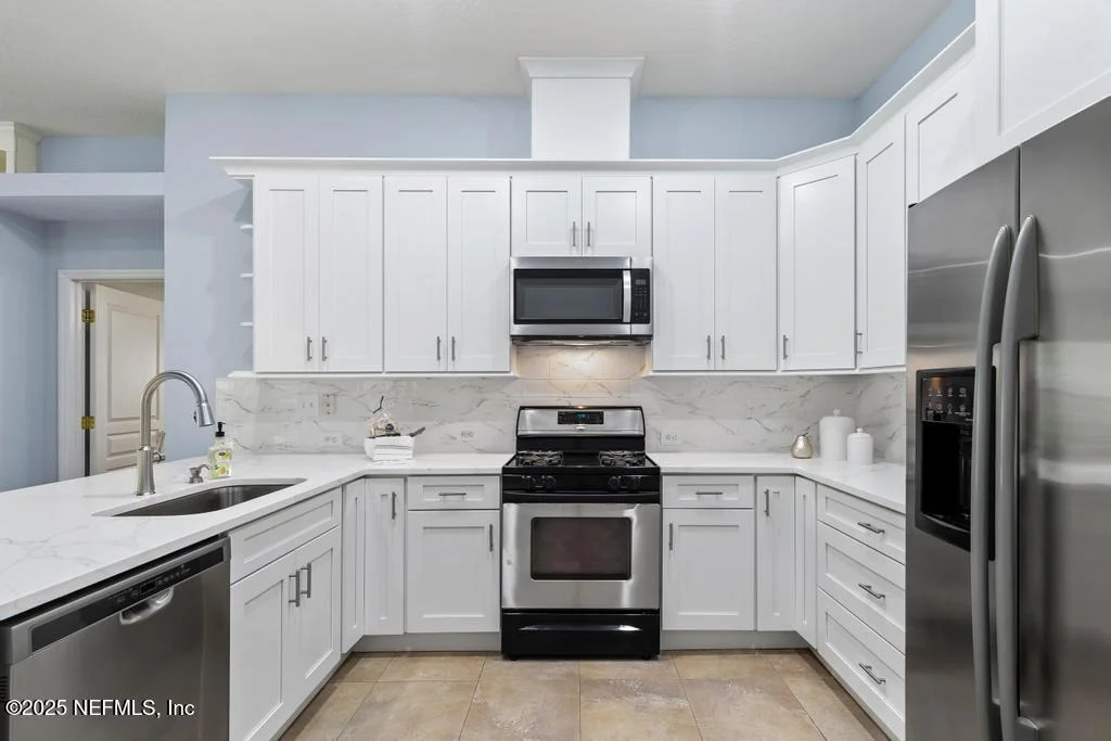 Photo of 902 EAGLE POINT Drive