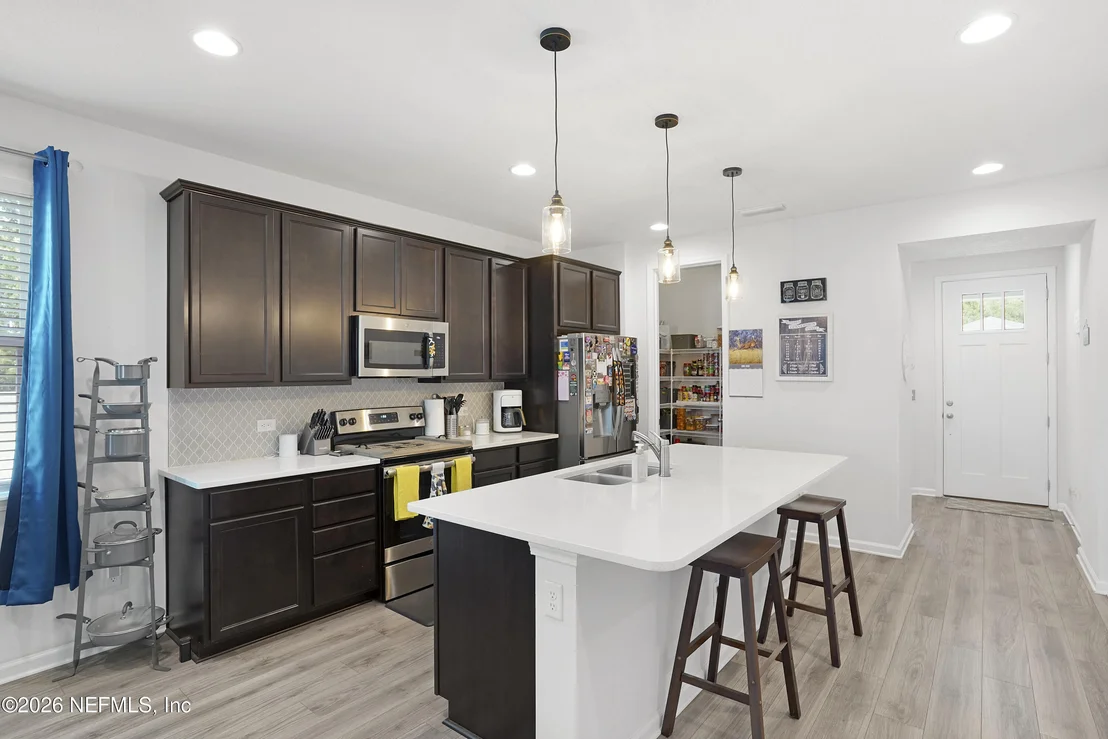 Photo of 1095 PERSIMMON Drive