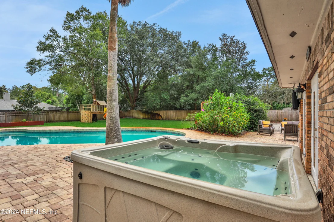Photo of 8119 PINE LAKE Road