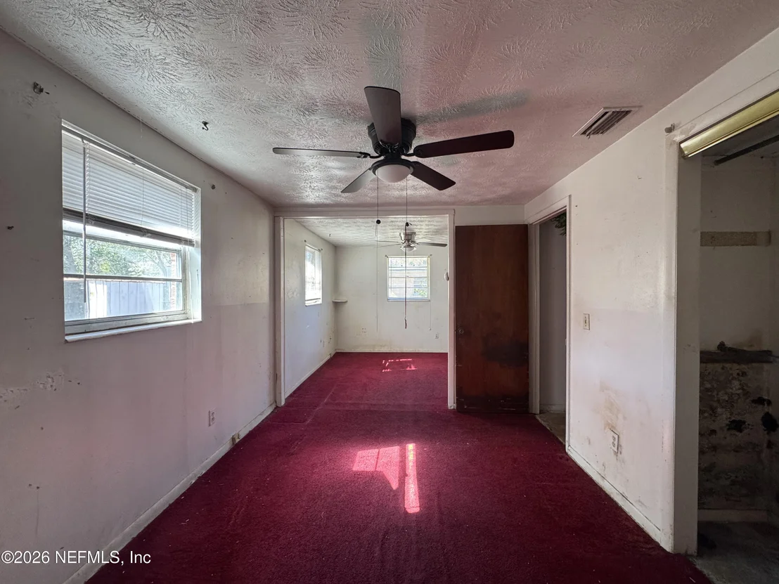 Photo of 2560 ROBERT Street
