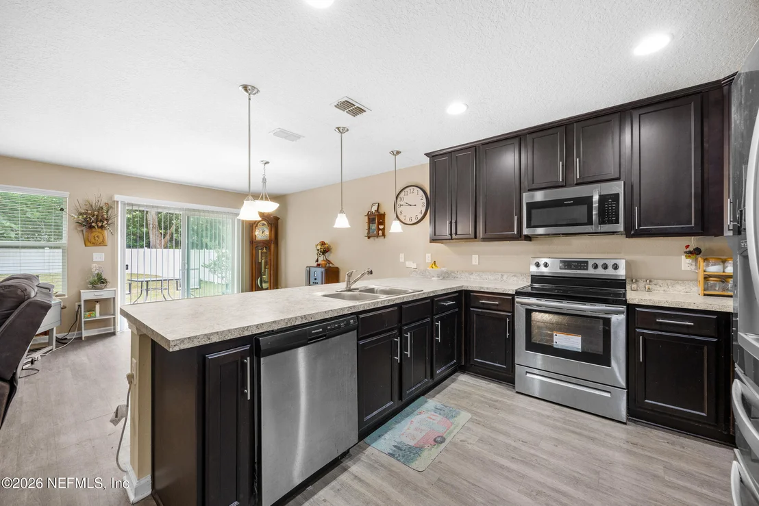 Photo of 4582 APPLETON Avenue