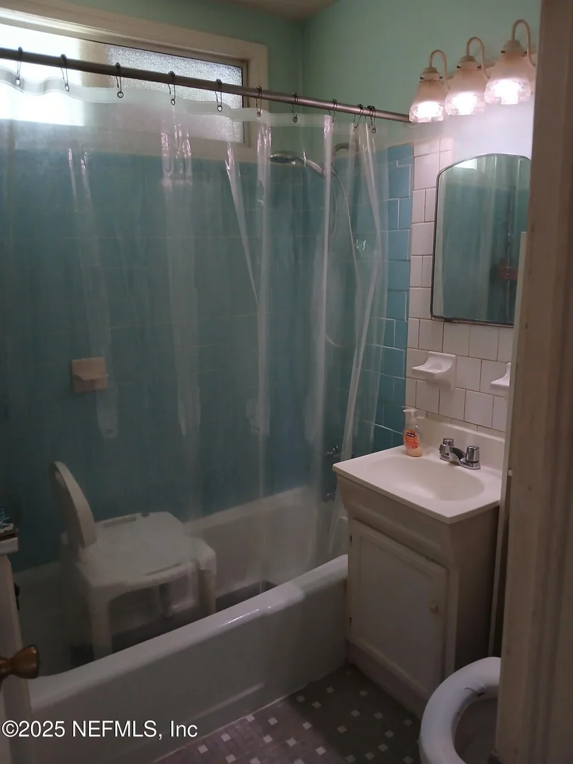 Photo of 2484 PEACH Drive