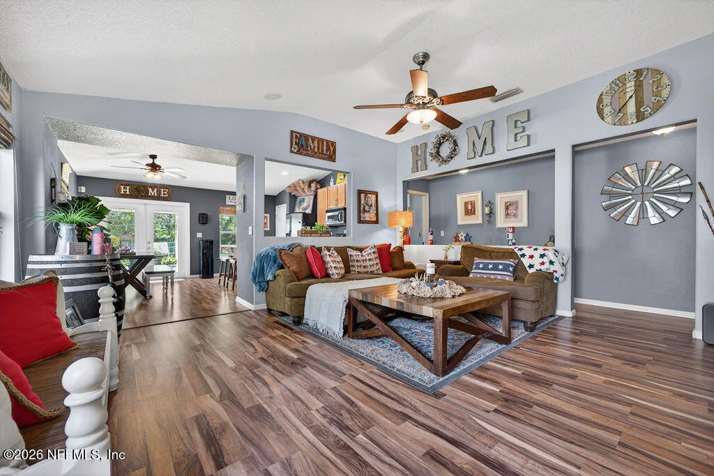 Photo of 504 KNOLLE Court