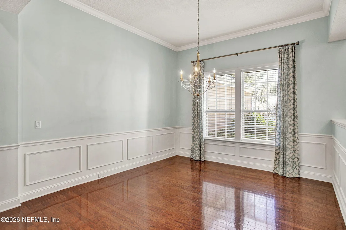Photo of 1837 FOREST GLEN Way
