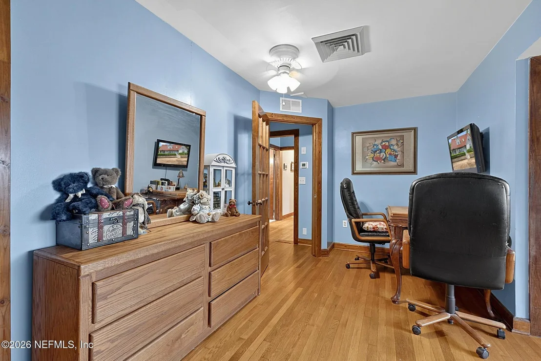 Photo of 1375 CEDAR BAY Road