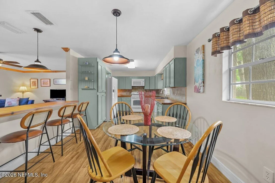 Photo of 409 LOBELIA Road