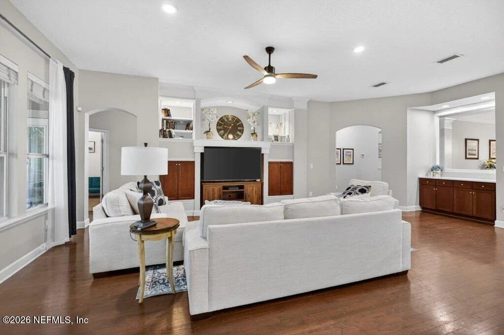 Photo of 247 FLORES Way