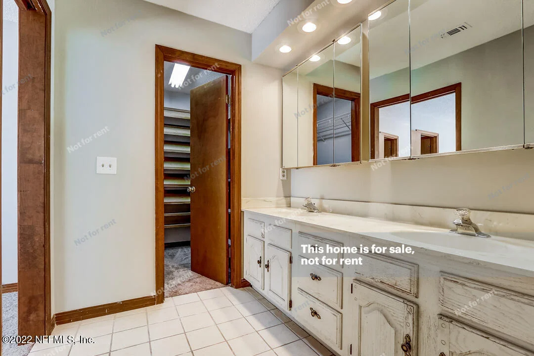Photo of 4100 HONEYSUCKLE Circle