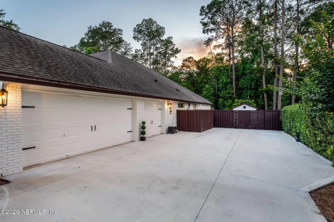 Photo of 1204 CREEK BEND Road