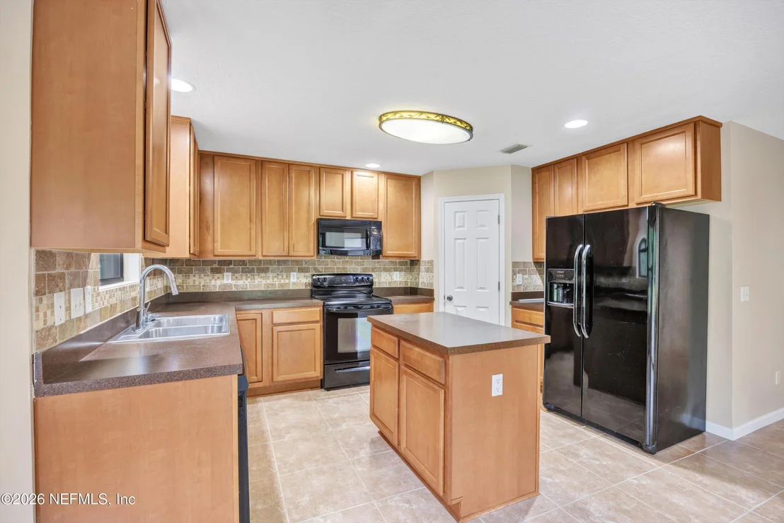 Photo of 14453 DENTON Road