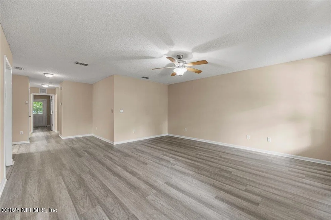 Photo of 4527 CLAIRMONT Road