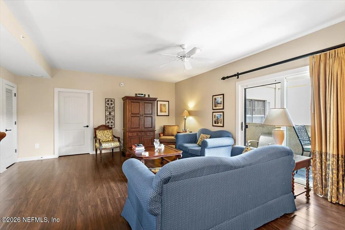Photo of Unit 210 at 965 REGISTRY Boulevard