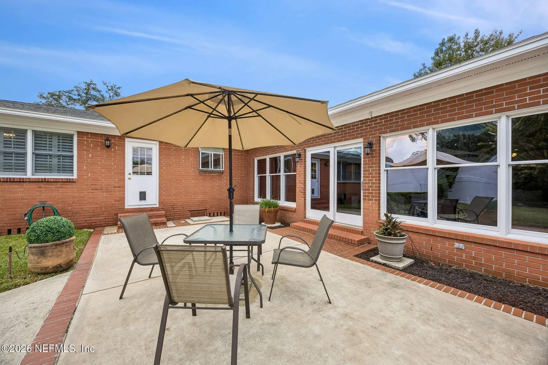 Photo of 4737 EXETER Lane