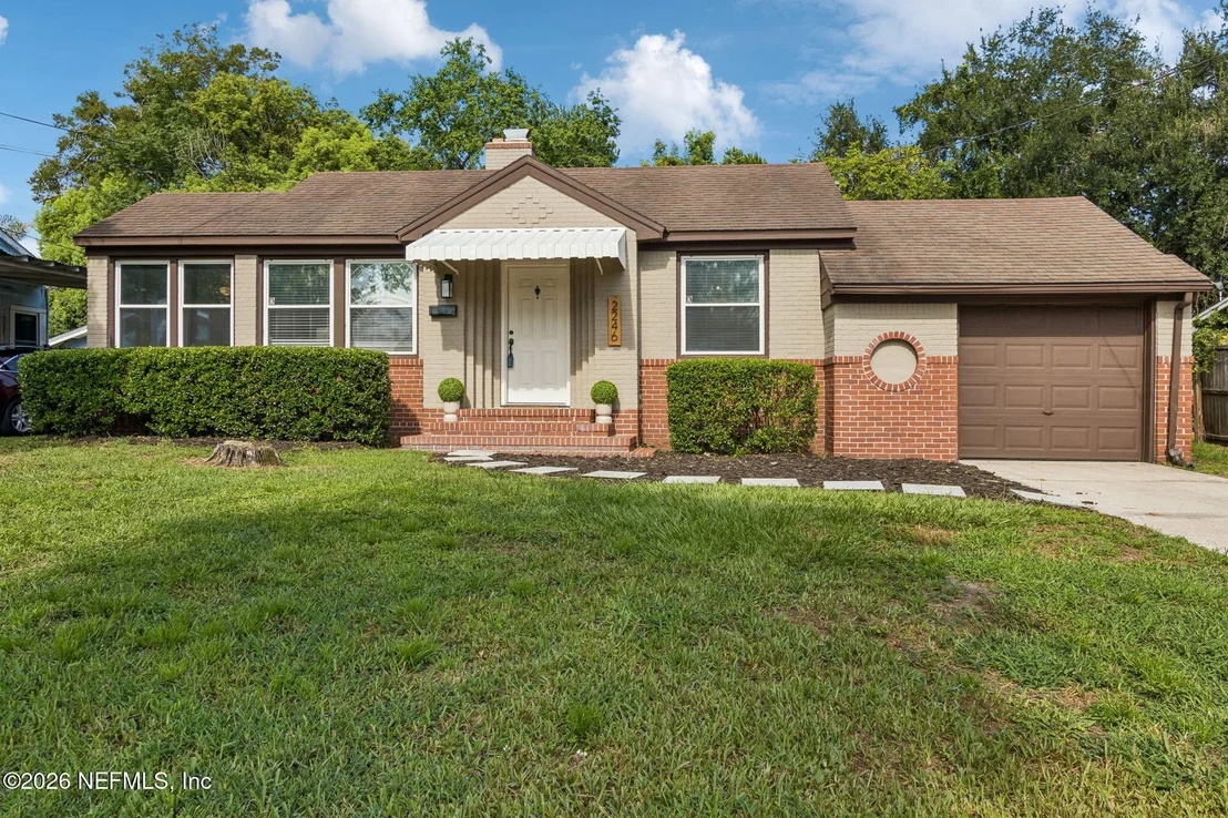 Photo of 2246 REDFERN Road