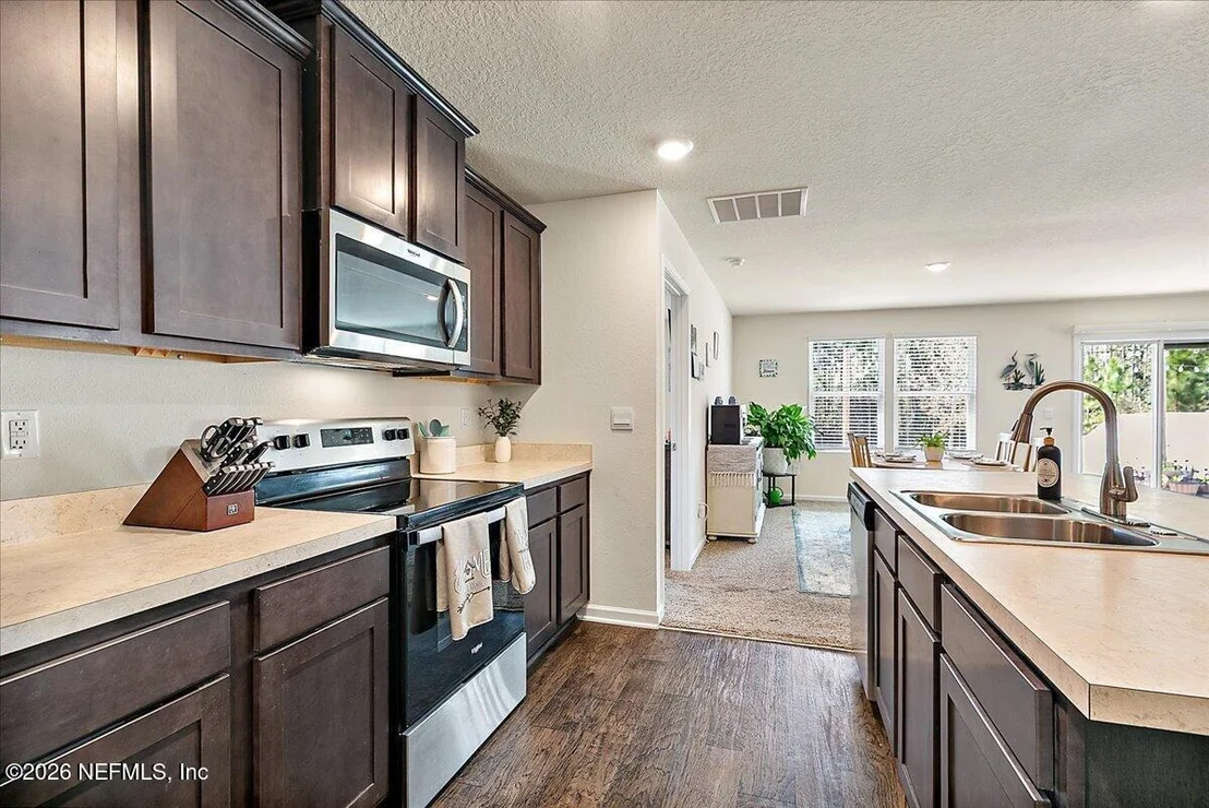 Photo of 65394 RIVER GLEN Parkway