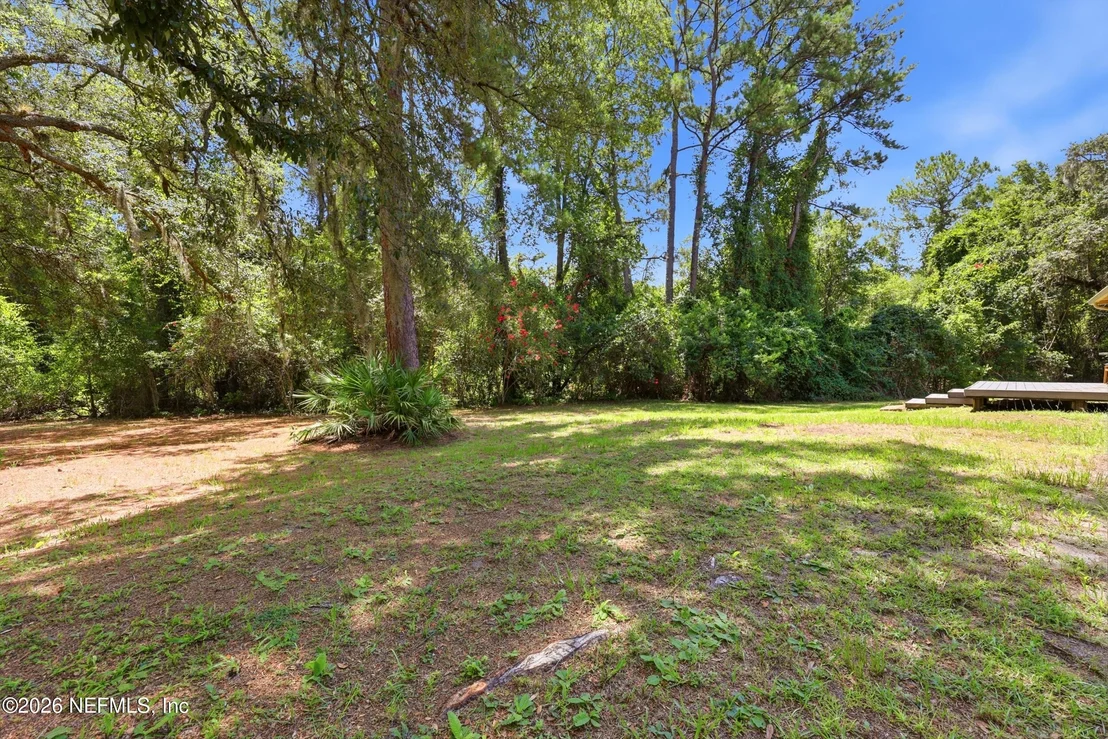 Photo of 1733 HEREFORD Road
