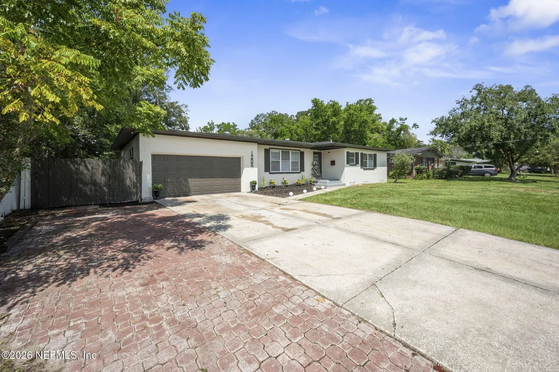 Photo of 1206 TOWNSEND Boulevard