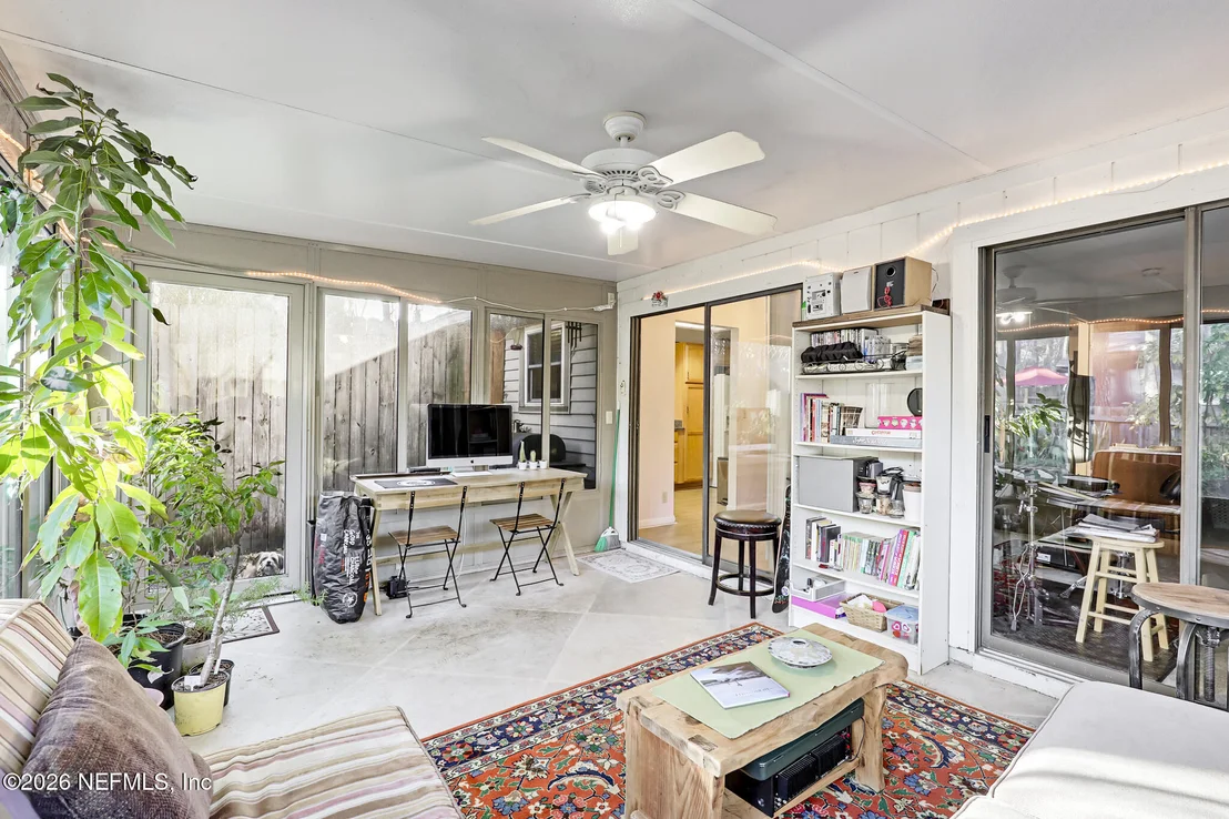 Photo of 531 LORING Avenue