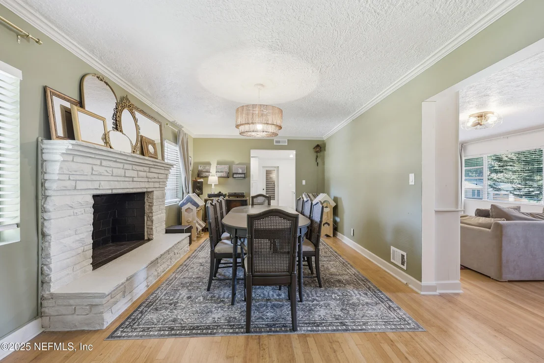 Photo of 1315 MAYFAIR Road