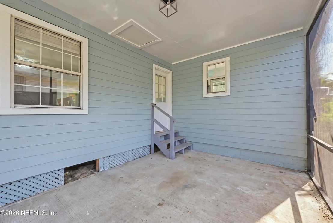 Photo of 1745 HILLTOP Boulevard