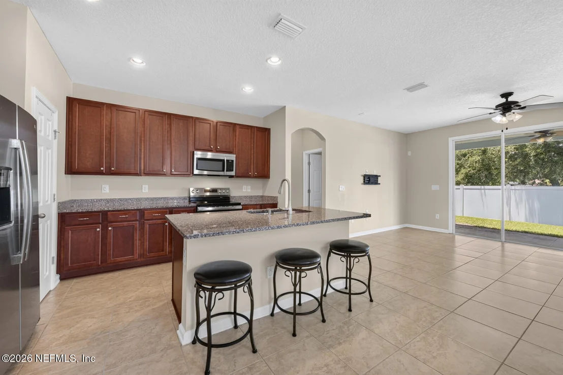 Photo of 84 MONROE Avenue