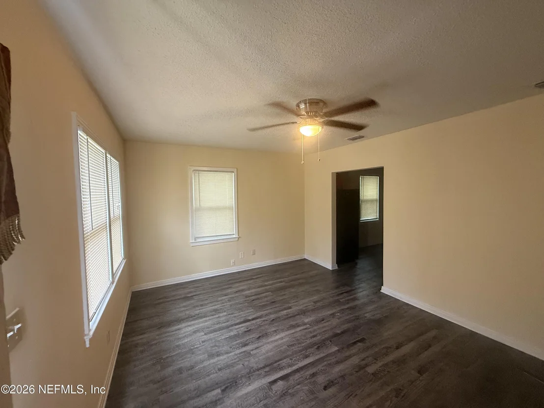 Photo of 5332 COMMONWEALTH Avenue