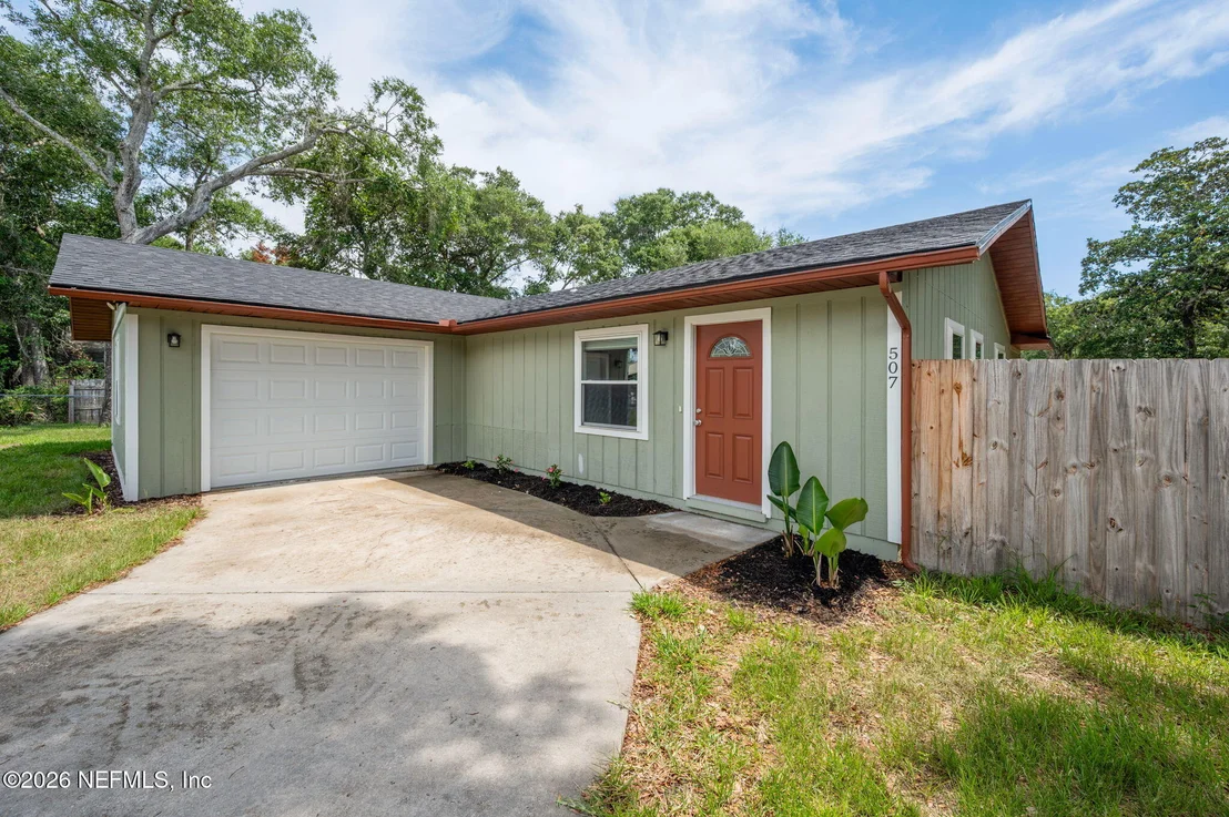 Photo of 507 GENTIAN Road