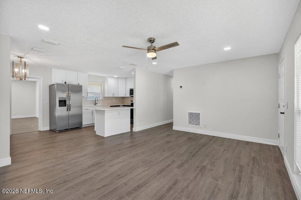 Photo of 6647 MANHATTAN Drive
