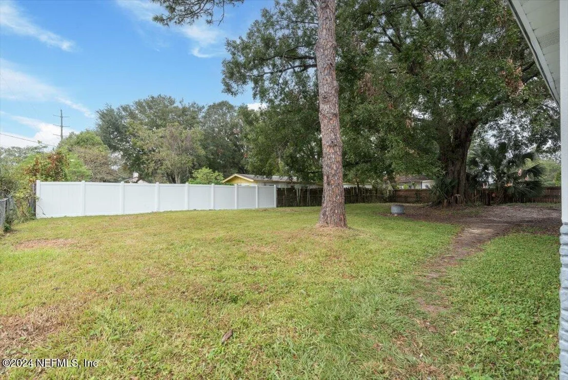 Photo of 4029 EDISON Avenue