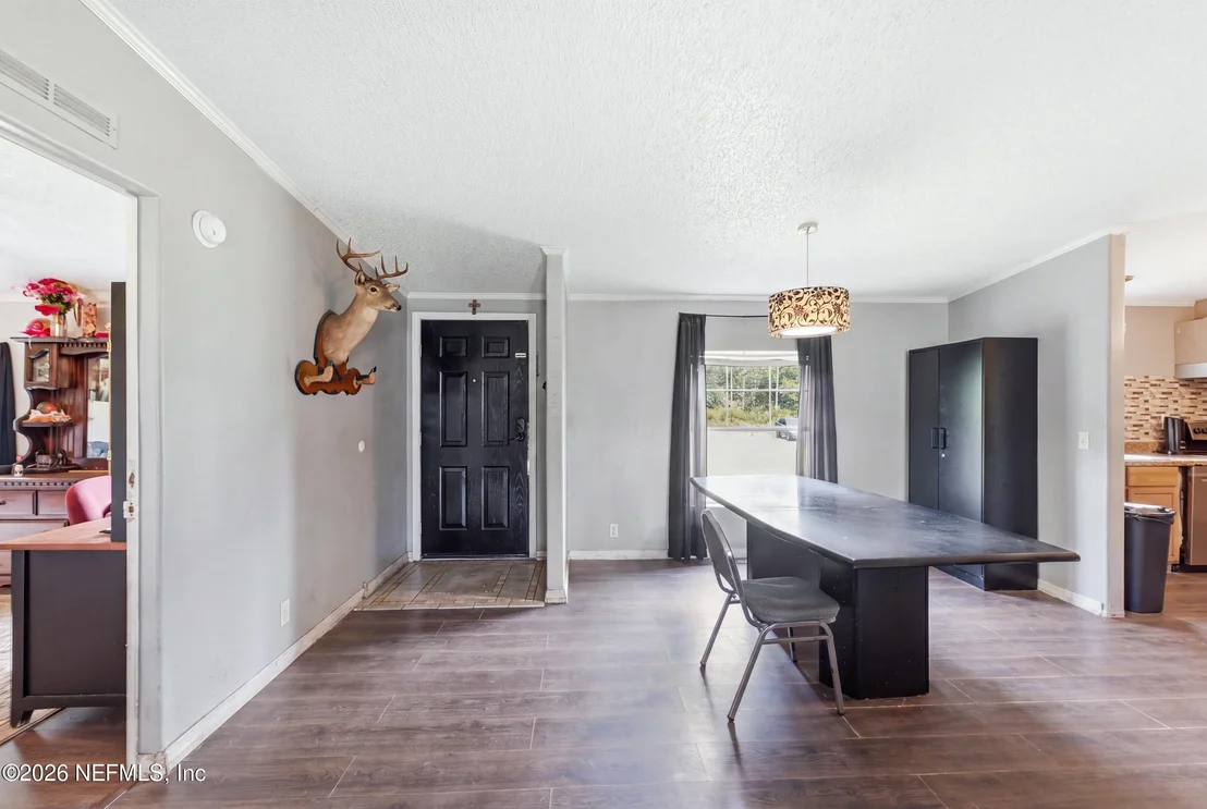Photo of 85 CURRANT Avenue